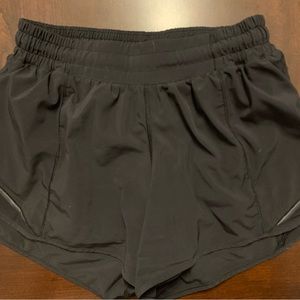 Lululemon Hotty Hot 4” shorts